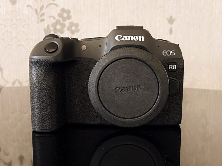Canon EOS R8 spiegellose Vollformat-Kamera